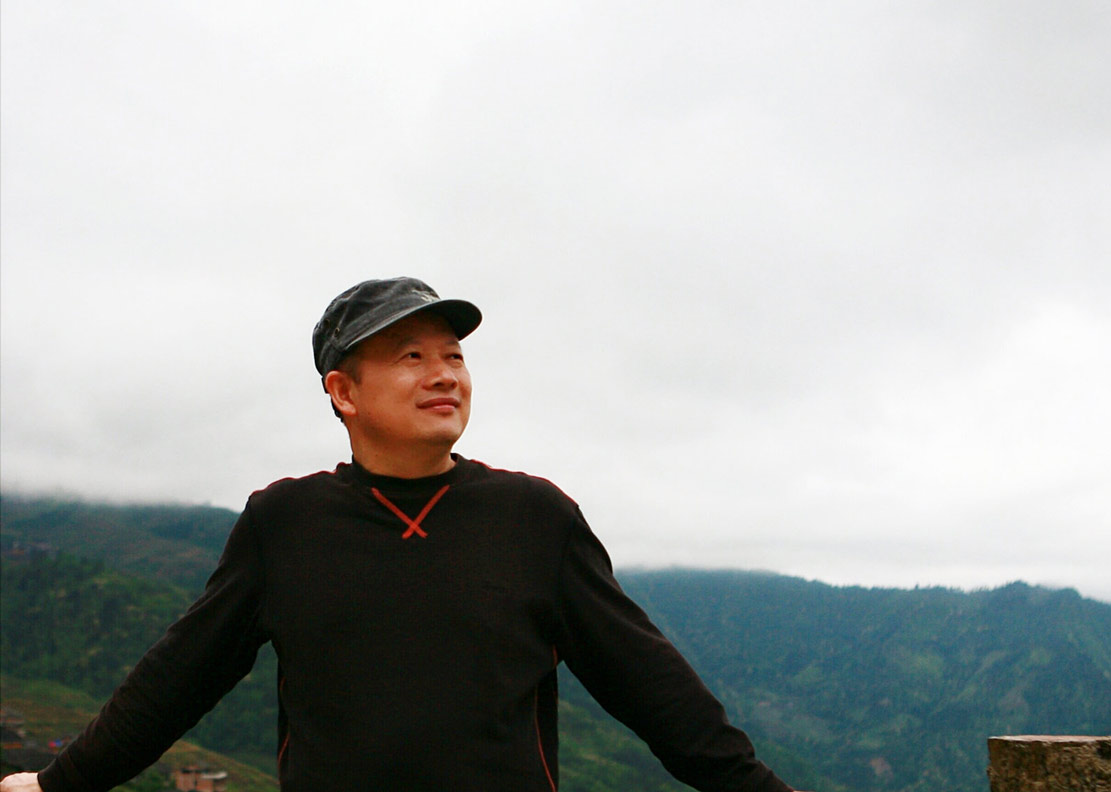 肖文斌,北京人,1960年出生湖南郴州,祖籍湖南澧县.